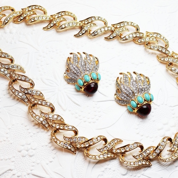Elizabeth Taylor Jewelry - Elizabeth Taylor's Eternal Flame Jewelry Set ~ Earrings and Matching Necklace